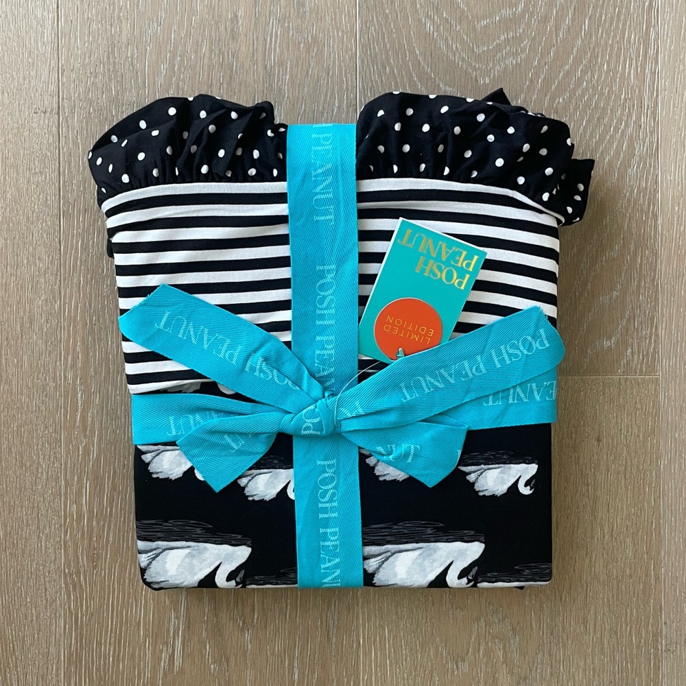 Posh Peanut Leia reversible ruffled blanket